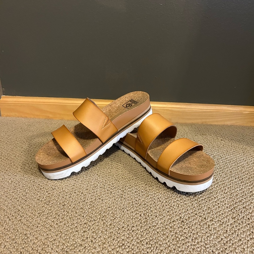 Women's Tan Sandals